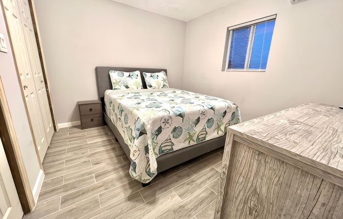 Cozy 2-bedroom apartment in delightful Bimini with WiFi, AC