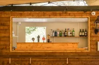 Woodenbridge Hotel - bar
