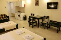 Adonis Hotel