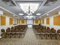 Monte Carlo Inn Barrie - Newly Renovated Hotel a Barrie