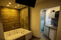 G38 Rental Apartment Building - Hot Tub