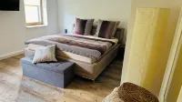 Charming vacation apartment in a historic setting - close to the Schwarzenberg forest stage - Homestays