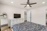 Greer Urban Retreat 3-bedroom house near DT Greer!