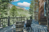 Modern 3BR Alpine Cabin, Mtn Views, Deck, Nearby Lakes and Purgatory Skiing