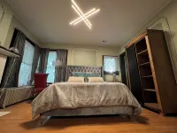 Spacious 5-bedroom Mansion in Downtown Denver area with AC, fitness room, WiFi - Bungalows