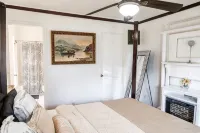 Gated Private Hilltop Villa, 3 bed, 3 bath, pool, spa on 50 acres, near airport - Wifi