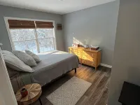 Charming private 3-bedroom on 3 acres in Sebago, Pool, Hot Tub, Large Firepit Hotels in Sebago