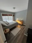 Charming private 3-bedroom on 3 acres in Sebago, Pool, Hot Tub, Large Firepit - Boutique