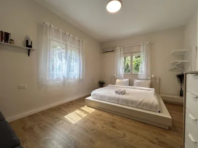 Amazing New Boutique Apartment with Balcony @ Carmel Center by Casa Carmel Hotels in 
