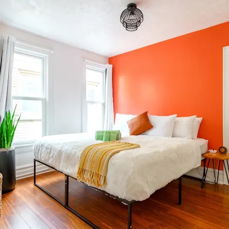 Top Rated - PRIME Location -Parking Free - CLEAN