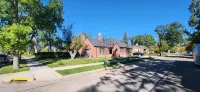More on Moore, Remodeled Historic Home w/ AC, 4Br/2BA, Washer & Dryer Sleeps 8