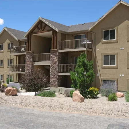 Popular Modern Condo, Pool & Hot tub, Great Value in Moab