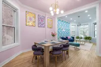 Retro Disco Cowboy Fun, Walk to Wrigley, Restaurants/Bars! 15 mins to downtown! - Bungalows