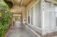 The Termino Treasure-Walk to Beach-Coastal Comfort - Bungalows