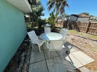 Gulf Access Canal & Dock 1.2 Miles 2 Beach Just Redone Close 2 Barefoot Beach!!! - Apartments