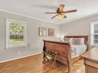 Family-Friendly 3/2 Home Near Prisma, Fenced Yard Hotels in Dunean