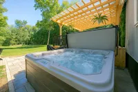 Secluded Retreat, Hot Tub, Fire Pit, Wildlife Views, Near New Buffalo Beach! - Homestays