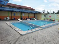 Indices Suites and Gardens - Pools