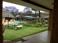 Hoyohoyo Chartwell Lodge - piscina