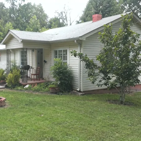 Home away from Home. Pet friendly.