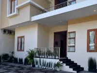 Alloro Boutique Hotel Pacitan Hotéis em Pacitan