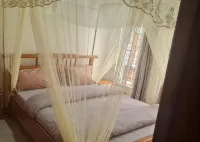 Room-Charming Room in Kayove, Rwanda - Y - vue sur la montagne