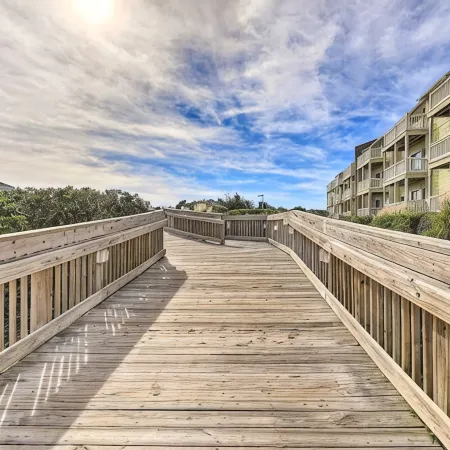 Oceanside Condo w/ Heated Indoor Pool, 2 Outdoor Pools, & Easy Beach Access!