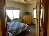 Beautiful loft apartment overlooking the Henry’s Fork River at the Ora Bridge! - 레지던스