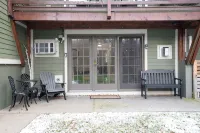 A Topnotch Stowe Experience - Stowe Condo with Free Resort Pool & Hot Tub