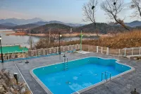 Jecheon Lake Sunrise Spa Pension - เพนชั่น