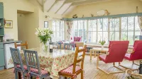 3 bedroom cottage, with far reaching views of the garden and open countryside. - 3-Star