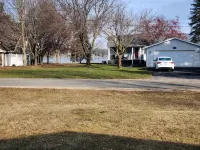 NEW! Royal Bungalow Lake House W/ Lake view & access - Canadian Lakes