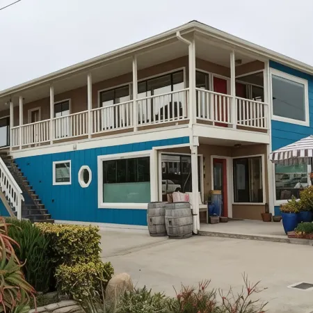 Captain's-SPECTACULAR bay/ocean views-980 sq ft - Dog Friendly!