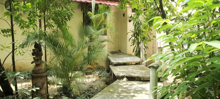 Griya Surya Hostel Ξενοδοχεία στην πόλη Grogol
