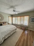 Updated Townhome, Secluded Beach + Pool