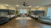 5-Bedroom Vacation Home with Private Slip, Just 10 Minutes from the Marina - 3-Star