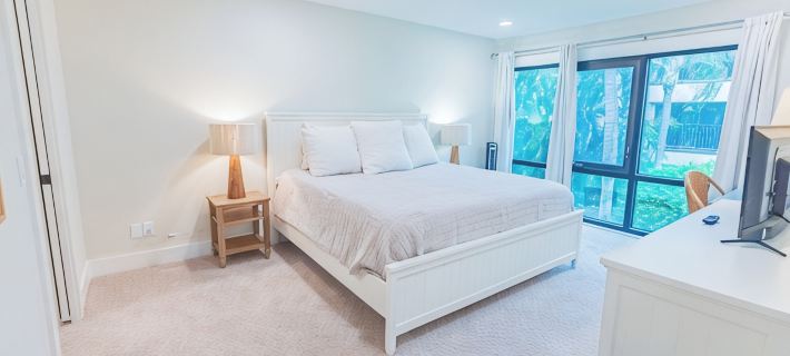 Breezy Beachside Property: Beach Views, Heated Pool, Pickleball & Kid Friendly! Hotels in Holmes Beach