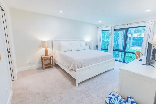Breezy Beachside Property: Beach Views, Heated Pool, Pickleball & Kid Friendly! - balcony