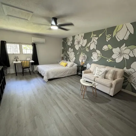 The Sanford Foodie Guest House