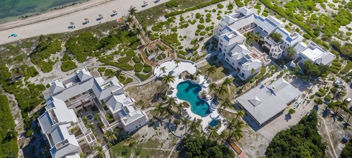 Spectacular 3 Bedroom Beachfront Condo Hotels in Wheeland Settlement