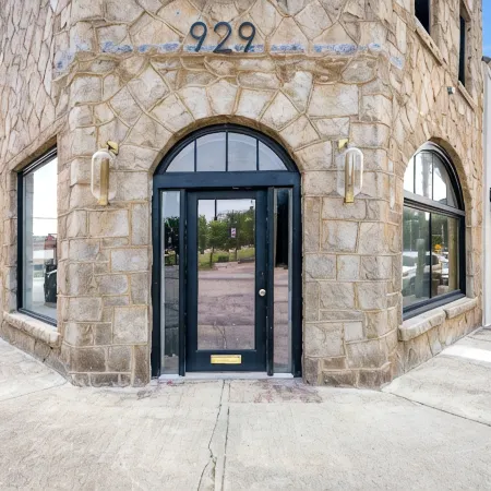 Walk to Stone Mountain Park! Historic Loft in Downtown Stone Mountain