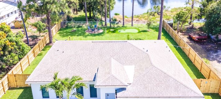 Newly Built in 2023! 2 hole Putt-Putt, Fire-Pit, Huge Fenced Backyard, Lake View Hotels in Jupiter