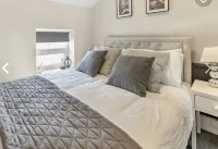 Margate Beach house - Kitchens