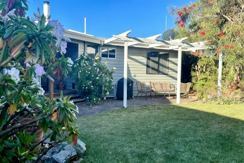 HEXAGON BEACH HOUSE - Great views of the Bay of Fires - Wifi
