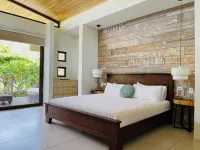 Modern beach Villa - Property can accommodate up to 16 pp - close to the beach - Villas
