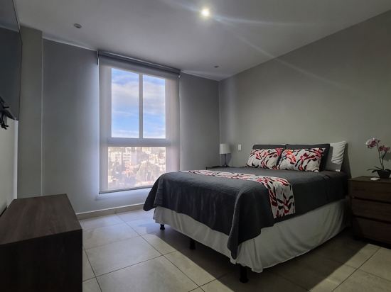 Amazing condo with great view of Volcano and Skyline