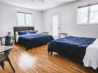 Lakeside Sunrise Cottage with hot tub Hotels in Alburgh