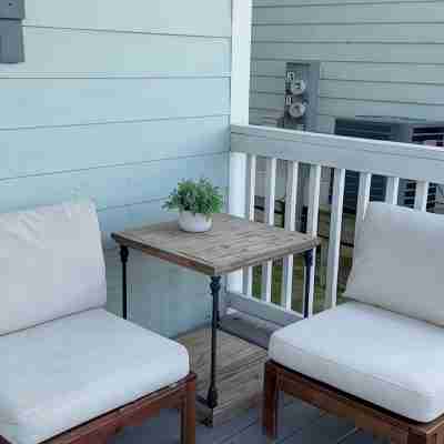 Charming 3-bedroom townhome near Downtown and Lakefront Lake Charles Others