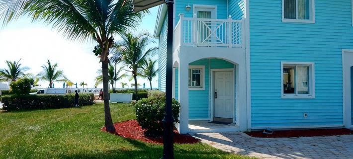"Infinity Poolside" - Ocean Villa 2 BR / 3 BA Hotels in Bailey Town