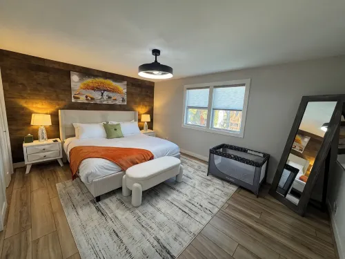 Stunning Modern & Spacious Sleeps 16 in Forest Park - Homestays